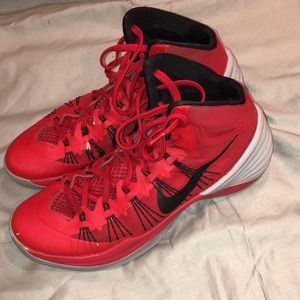 Red nike hyper dunks